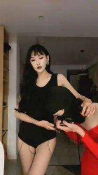 ǧ㡿ħŮۺѵһСʱ