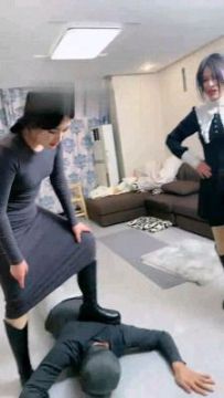 ����¹������˫S��Ů�������ڲ�ͬ�����ɳ�